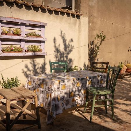 Musei Sa Domu De Ladiri - Matrimoniale Con Giardino Bed & Breakfast エクステリア 写真